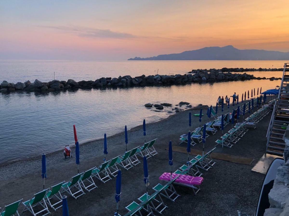 A.A.U.T Appartamento Villa Preli Chiavari Exterior foto